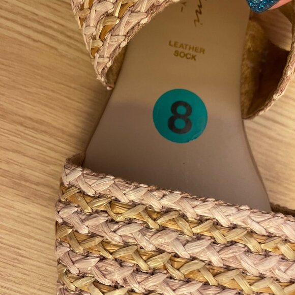 Avellini Made in Italy Braided Band Sandals Women Size 8 in Tan - Picture 5 of 11